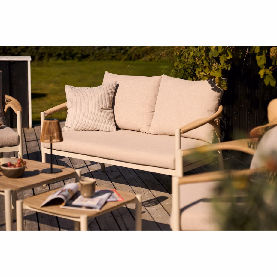 Aialounge’i istumiskomplekt tooli, diivani ja kahe lauaga Abela – 6