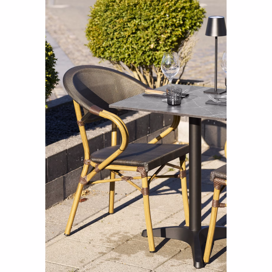 Alumiiniumist aiast söögitool, tumepruun textilene, bambuse välimusega raam Calda – 4