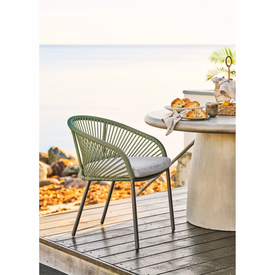 Alumiiniumist aiatool Novella hall-rohelise istmepadja ja seljatoega – 2