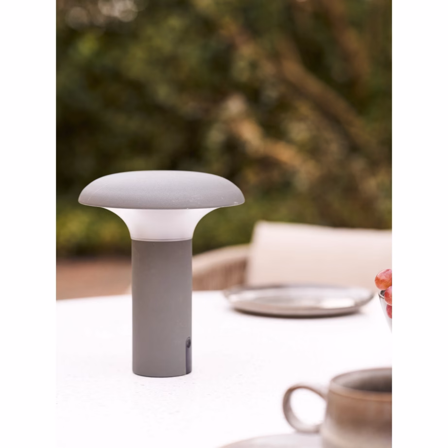 Laetav hall LED-õuelamp USB-telefonilaadijaga Ramsey, 17 x 21 cm – 2