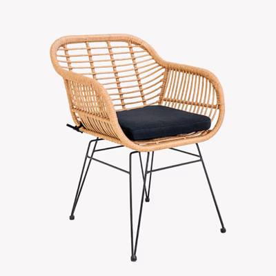 PE-rotangist aiatugitool istmepadjaga, naturaalne mustade metalljalgadega Trieste