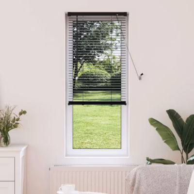 Reguleeritav must PVC Veneetsia ruloo 150 x 60 cm