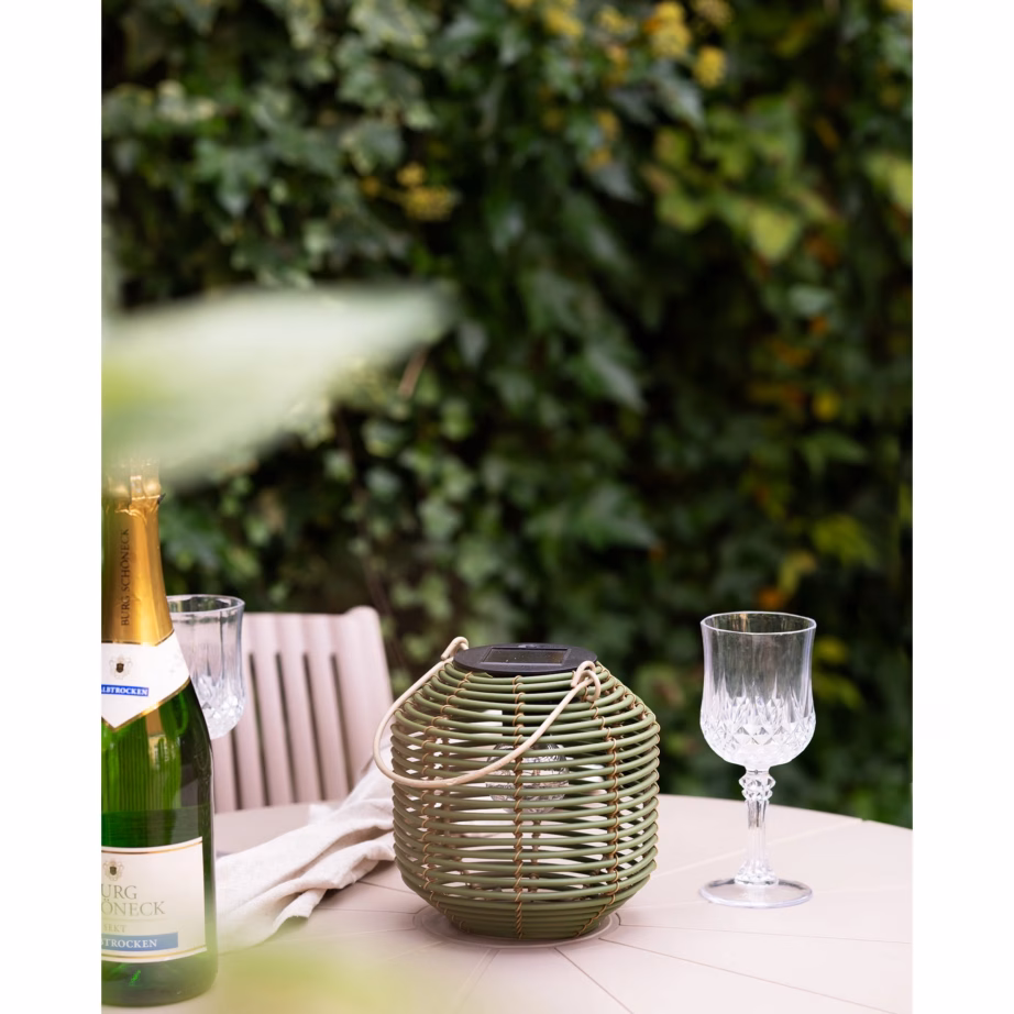 Roheline päikesepaneeliga laetav aialatern Crewe – 6