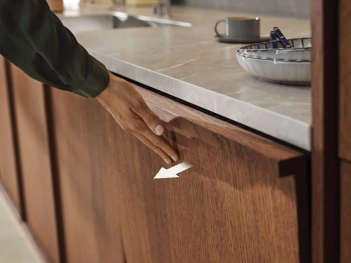 „Push2Open“ – nepriekaištingai integruotos durelės be rankenėlės