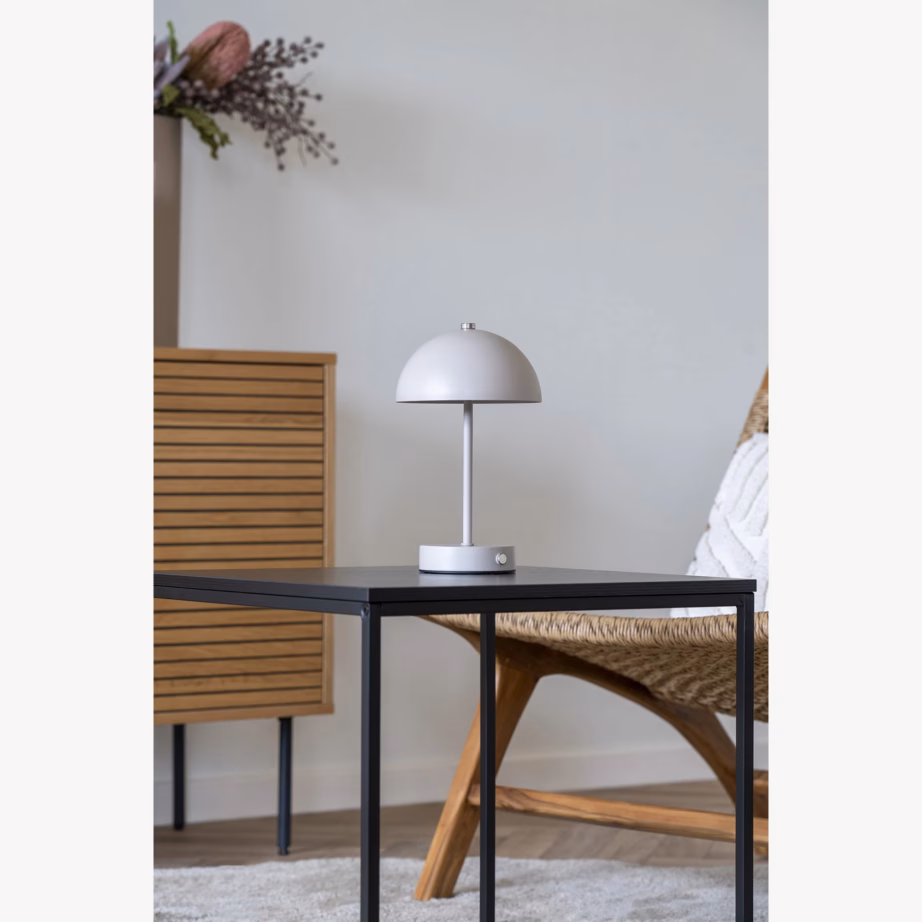 Laetav metallist laudlamp liivakarva viimistlusega Holt - 4