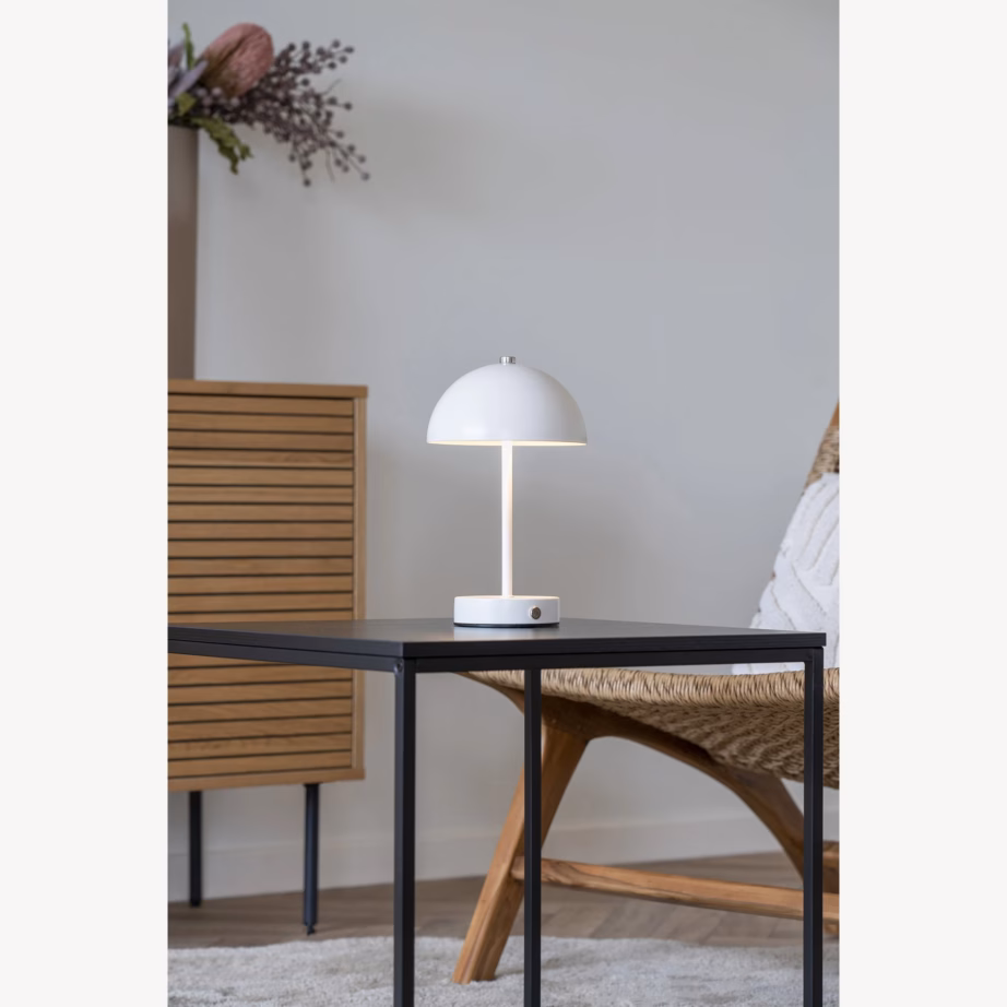 Laetav valge metallist laualamp USB-C ja 3 valgusastmega Holt - 2
