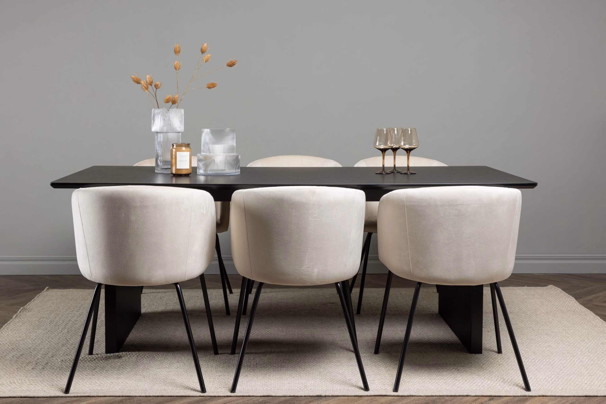 Söögikomplekt Vail laud (must MDF, 200x100 cm) ja 6 velvetist söögitooli Berit (beež, mustad jalad) - GR22908
