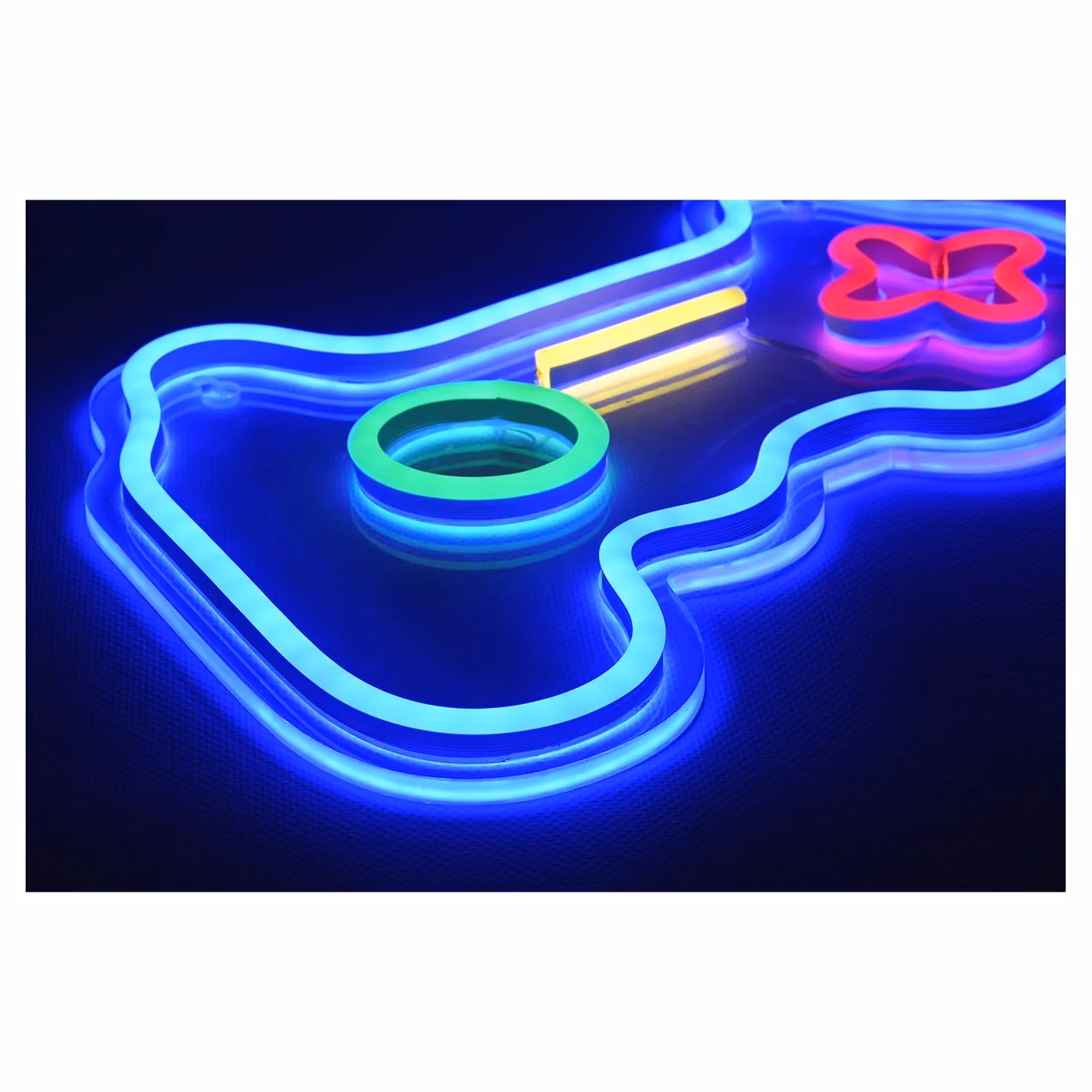 Activejet AJE-NEON PAD USB 340x161,5x20 mm mitmevärviline LED-neoonlamp siseruumidesse