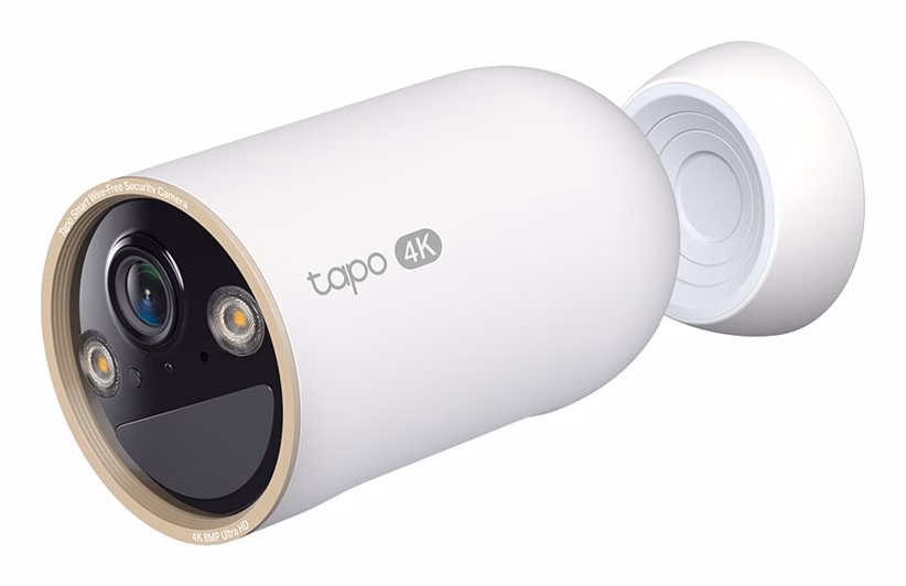 Välikaamera Tapo C460 küljelt, nähtav magnetaluse kinnituspind