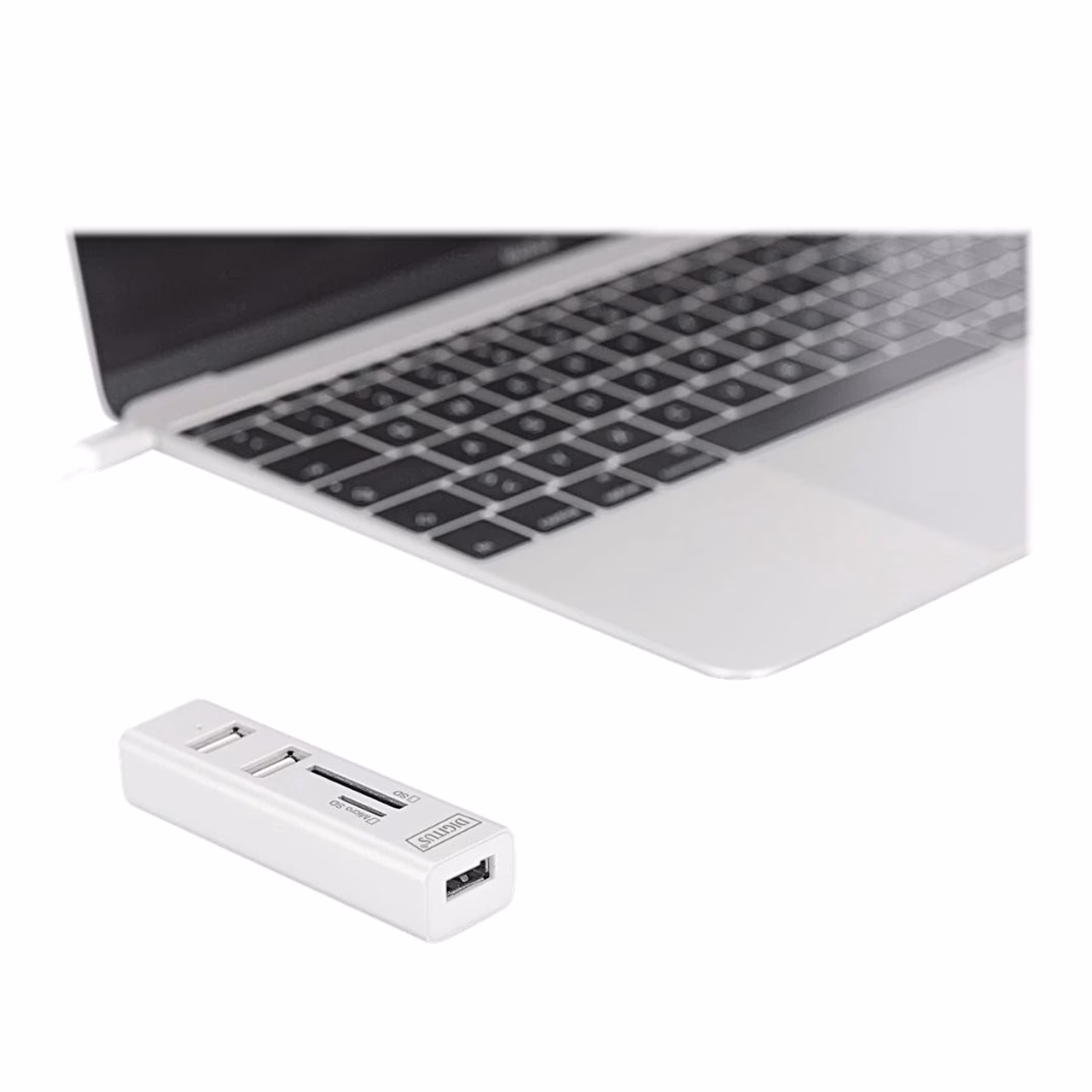 Digitus DA-70243 laual sülearvuti ees, otsas USB-A-port
