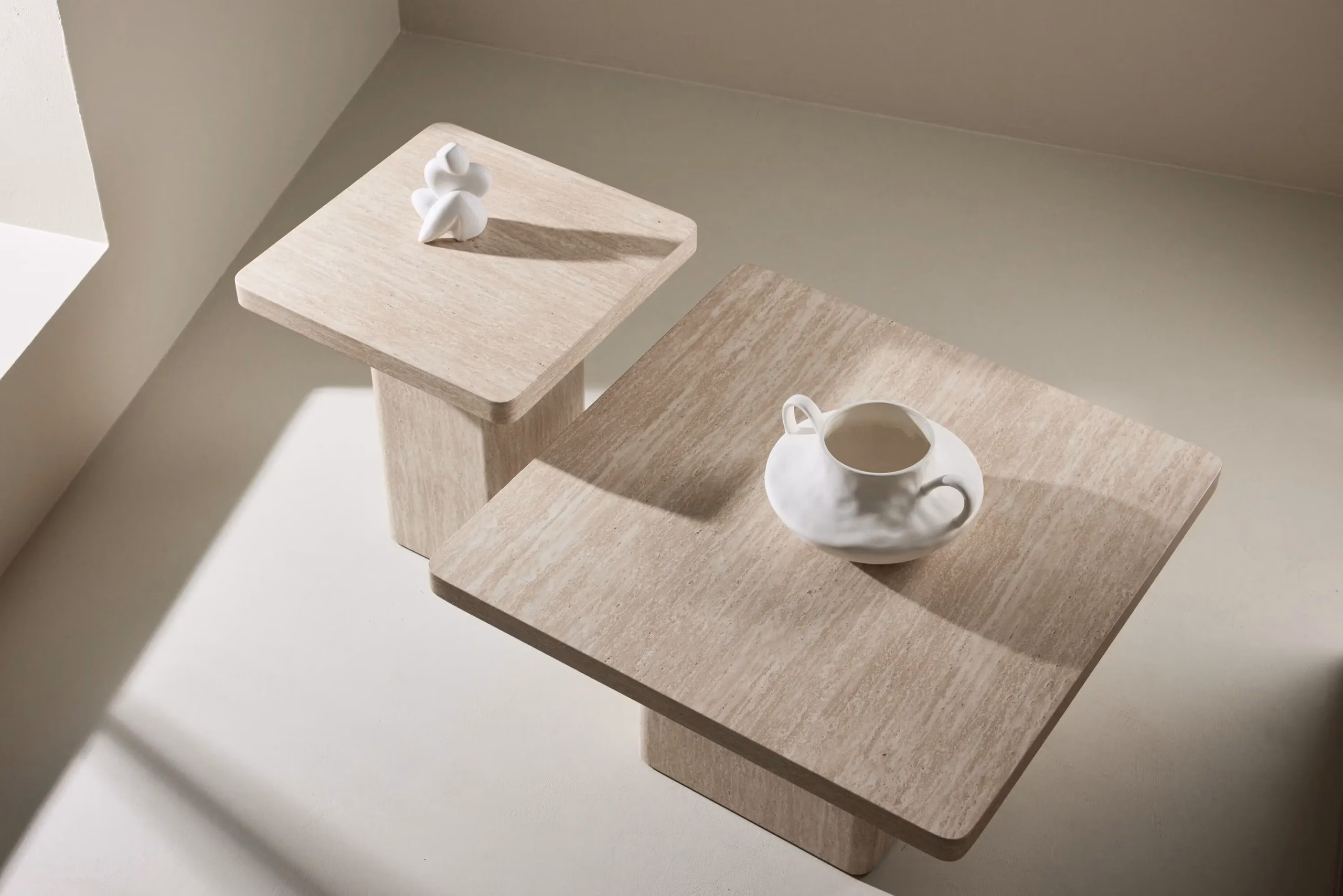 Beež ruudukujuline diivanilauakomplekt Qvart, travertiinimustriga MDF, GR24624