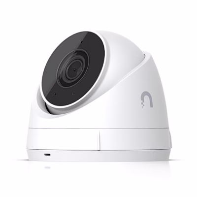 Valge IP-valvekaamera Ubiquiti G5 Turret Ultra, vaade viltu eest