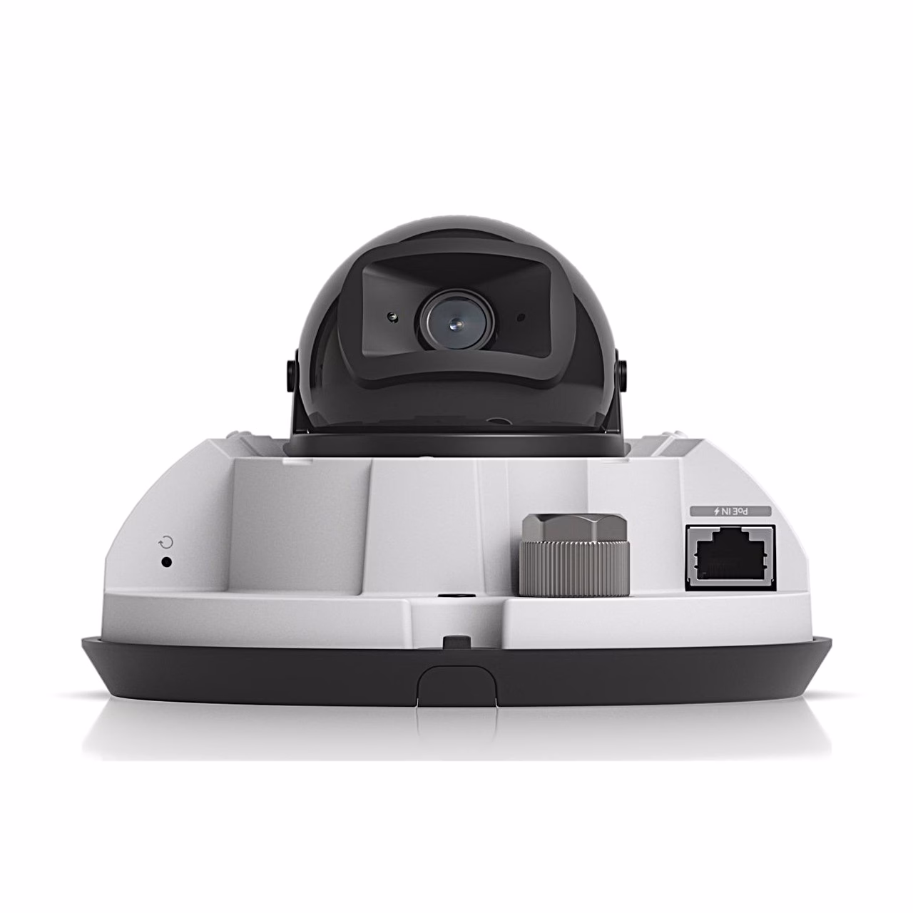 IP-valvekaamera Ubiquiti G6 Dome avatud kaanega, nähtavad RJ45-pesa ja kaabliläbiviik