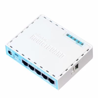 Juhtmega ruuter MikroTik hEX RB750Gr3 ülalt nurga alt viie pordiga