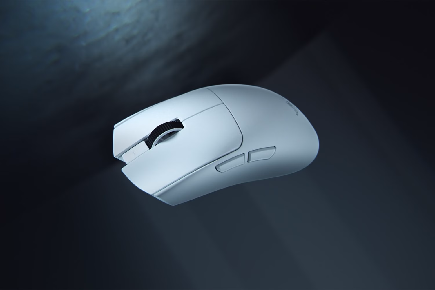 Valge Razer Viper V4 Pro hiire vasak külg tumedal taustal