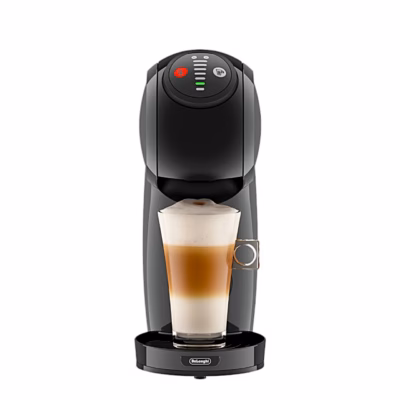 De'Longhi Genio S kapselkohvimasin eestvaates, latteklaas tilgaalusel