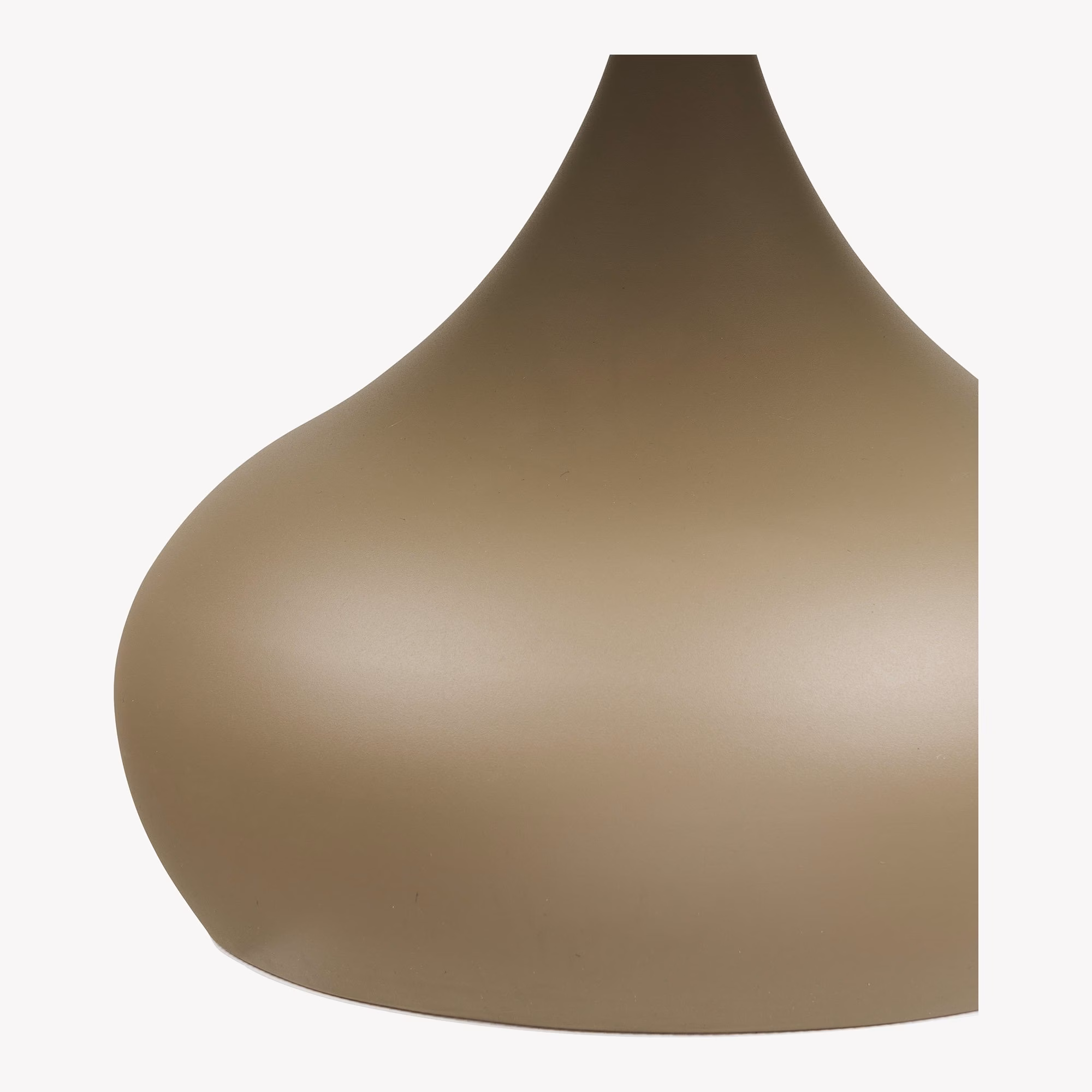 Lähivaade matile khaki tooni metalljalale