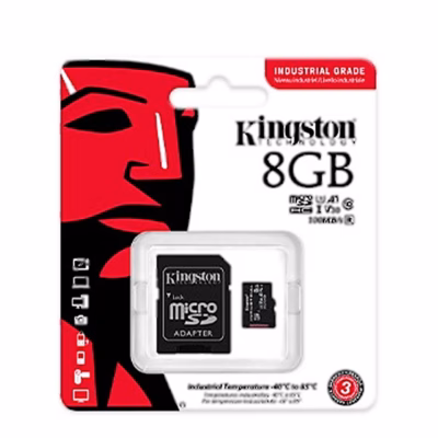 Kingston Industrial 8 GB mälukaardi pakend, milles on kaart ja SD-adapter