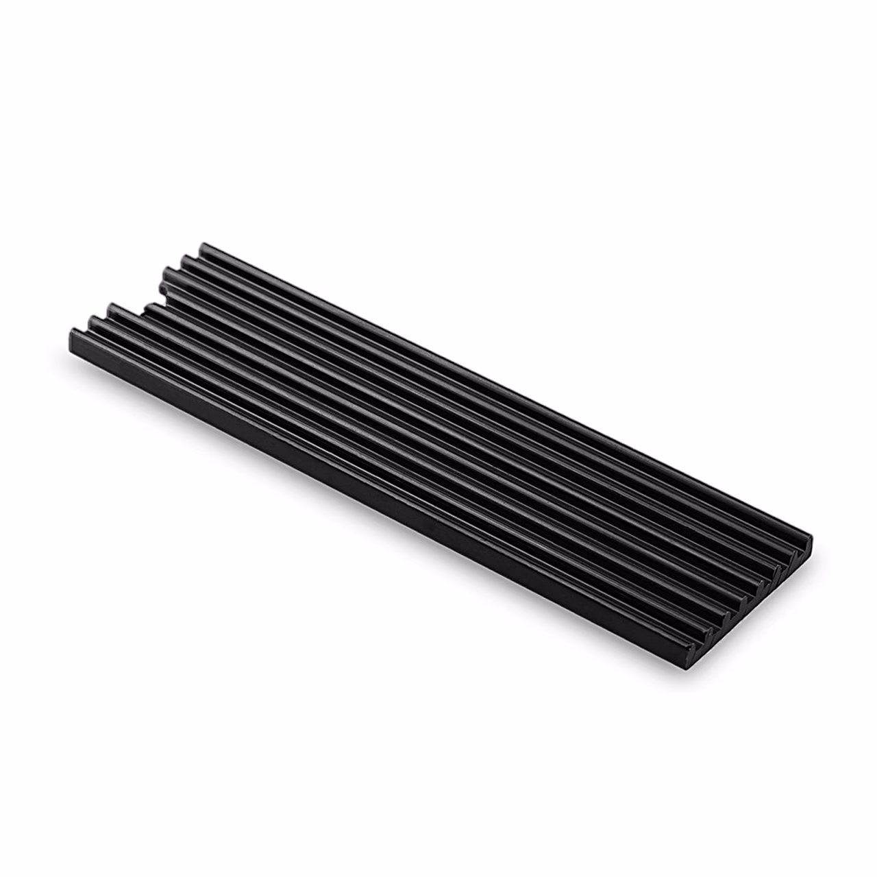 Must ribiline M.2 SSD jahuti AXAGON CLR-M2L3 valgel taustal