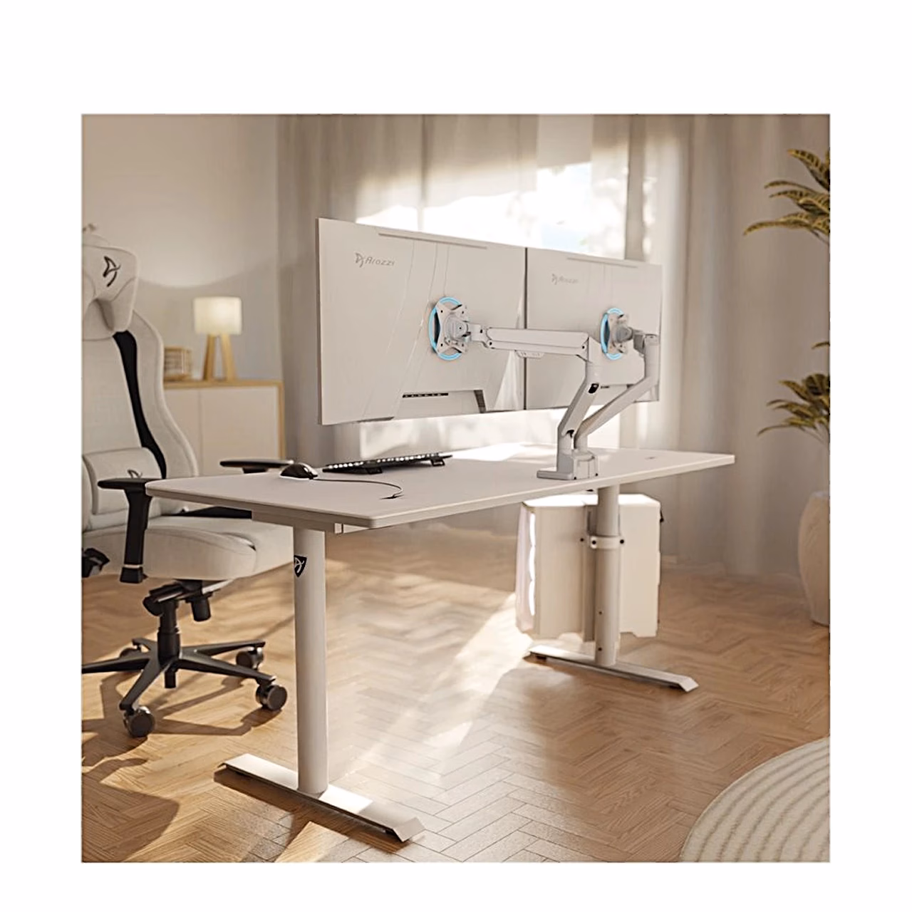 Kaks valget Arozzi Nova 32 monitori monitorihoidikul, hoidik ei kuulu komplekti