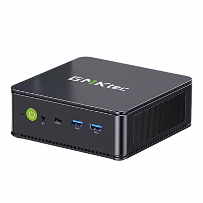 Miniarvuti GMKtec M5S esikülg toitenupu, USB-C ja kahe USB-A pordiga