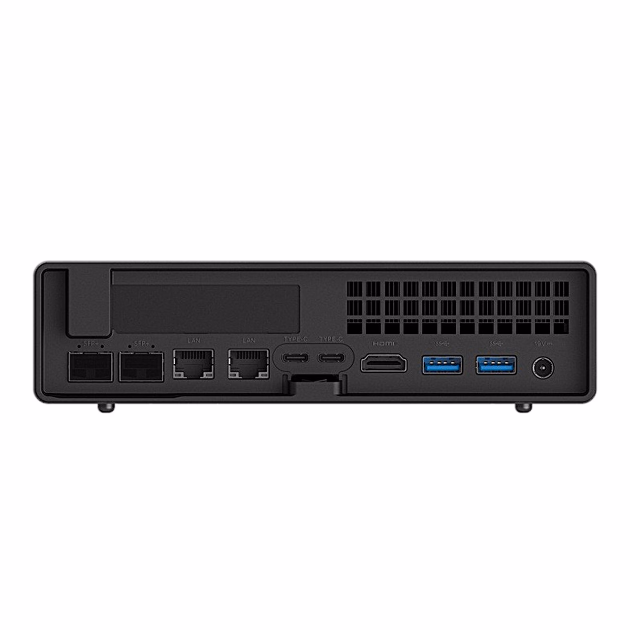 Minisforum MS-03 miniarvuti tagapaneel SFP+ pesade, võrgupordide, USB4 ja HDMI-pordiga