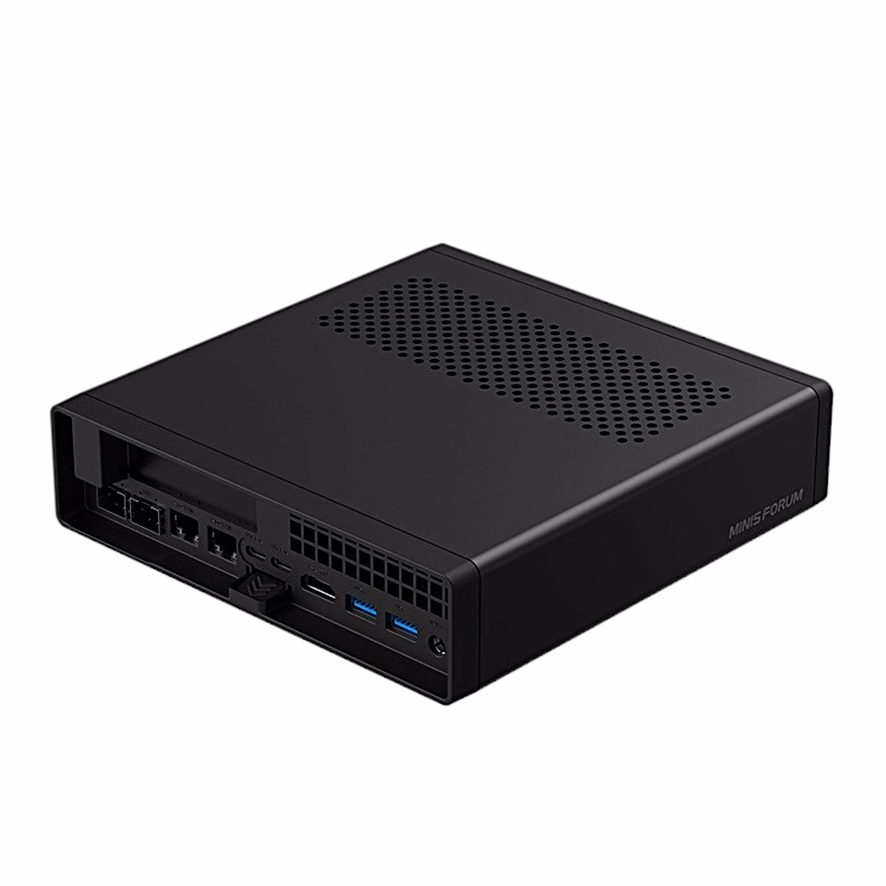 Minisforum MS-A2 miniarvuti tagant, SFP+ ja LAN-pordid ning PCIe-pesa ava