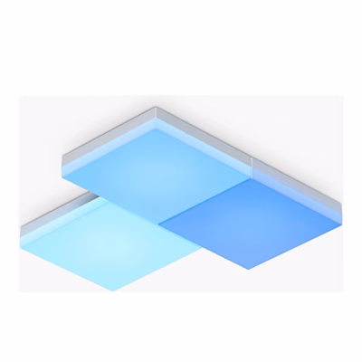 Nanoleaf Skylight kolm ruudukujulist valguspaneeli sinises valguses laes