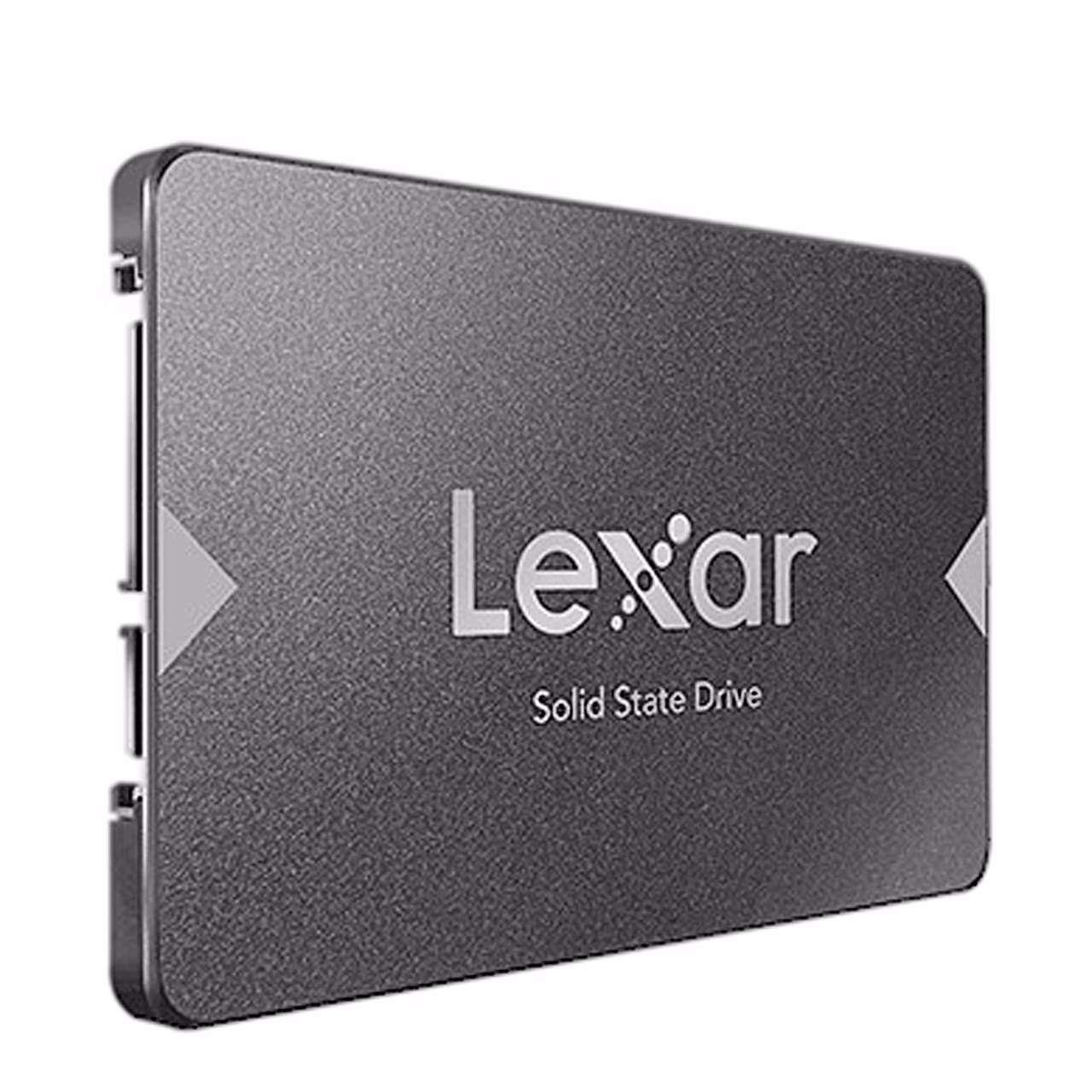 Lexar NS100 SSD-ketas küljelt, näha SATA-pistikutega ots