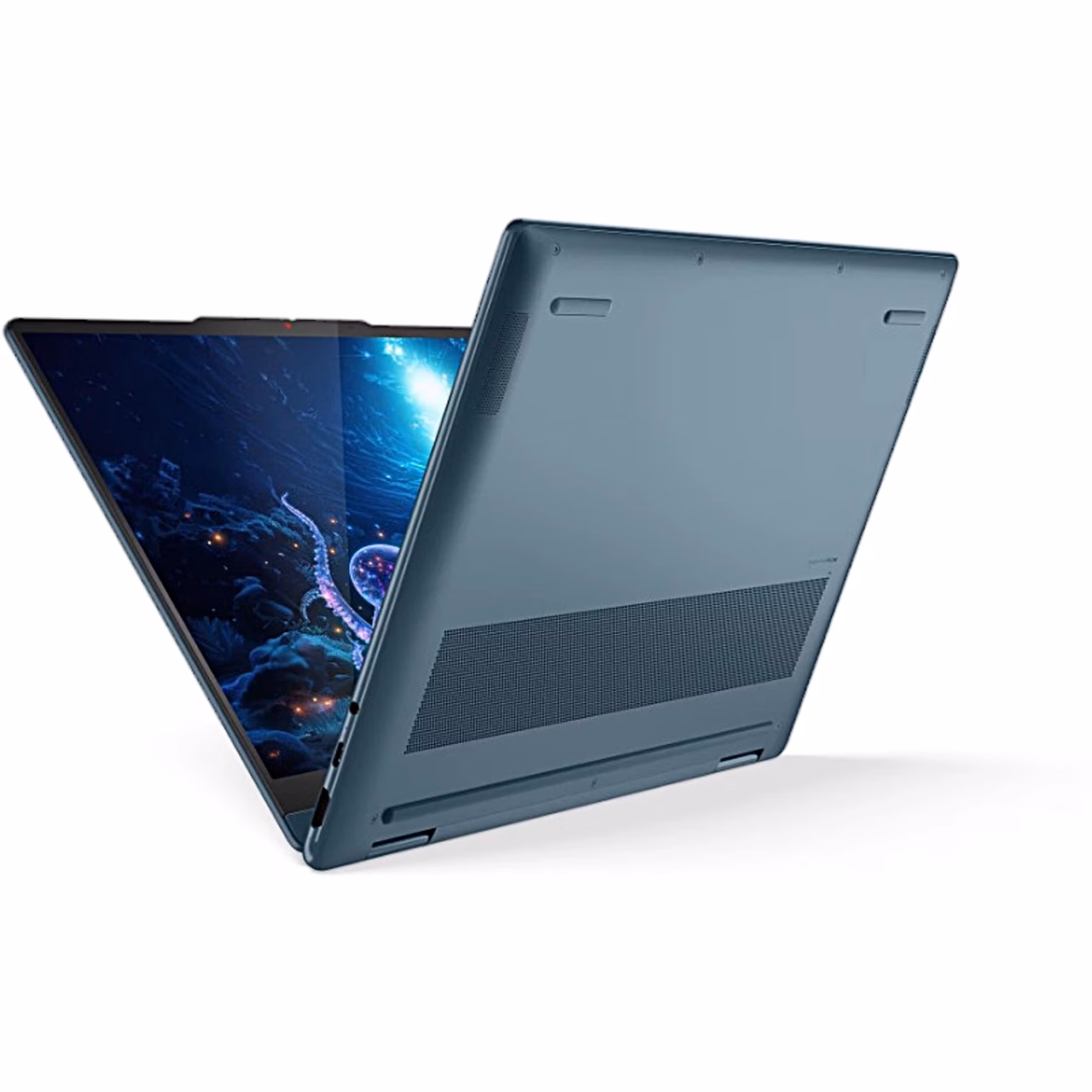 Lenovo Yoga 7 2-in-1 14AKP10 telgiasendis, nähtaval põhi ja ventilatsiooniava