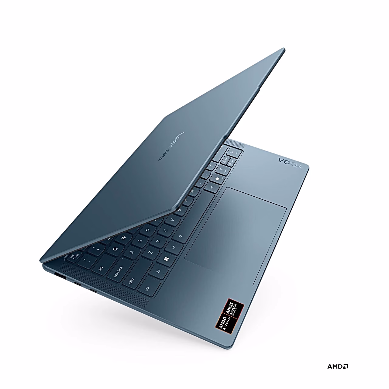 Pooleldi suletud Lenovo Yoga Slim 7 14AKP10 küljelt nurga alt
