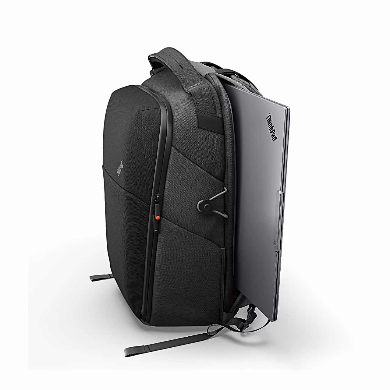 ThinkPad sülearvuti pooleldi väljas Lenovo Click-Go Aura Edition seljakoti küljelt