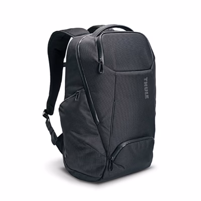 Must sülearvuti seljakott Thule Accent 26 l nurga alt eestvaates