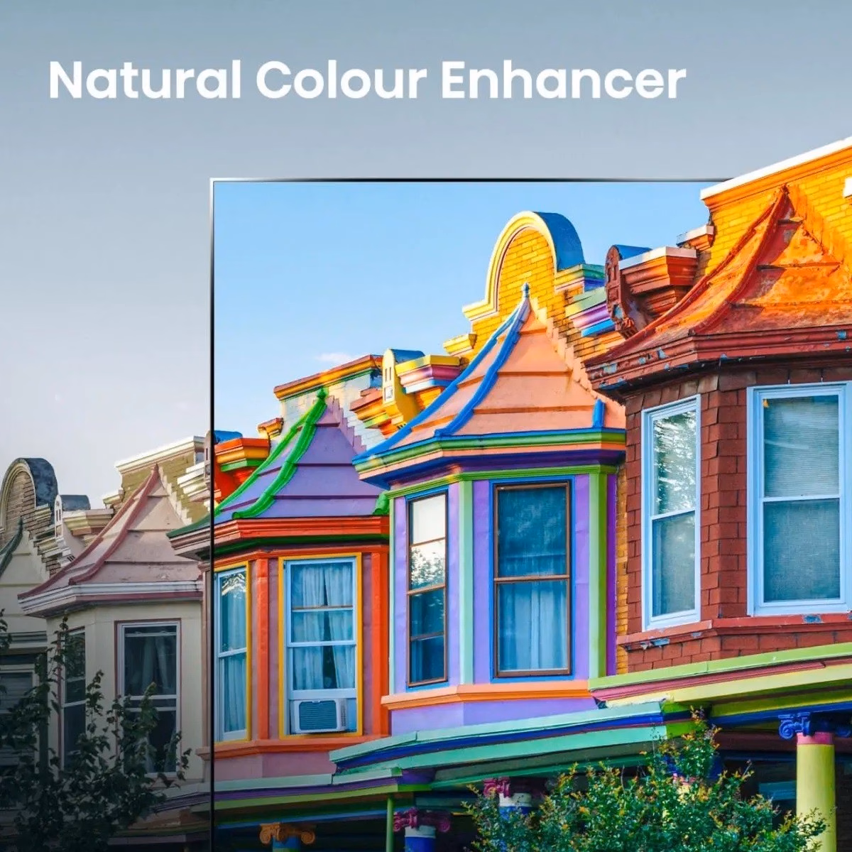 Hisense 32A4S teleri Natural Colour Enhancer, ekraanil värvilised majad