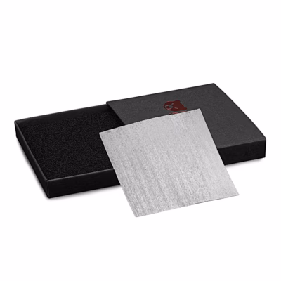 Termopadi Thermal Grizzly KryoSheet hõbedase grafeenlehena karbi ees