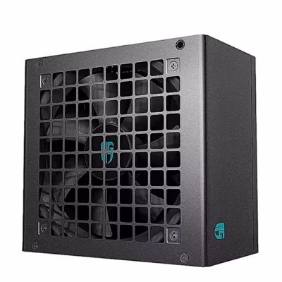 Must toiteplokk DeepCool PF600X ventilaatoriga külg viltu eestvaates