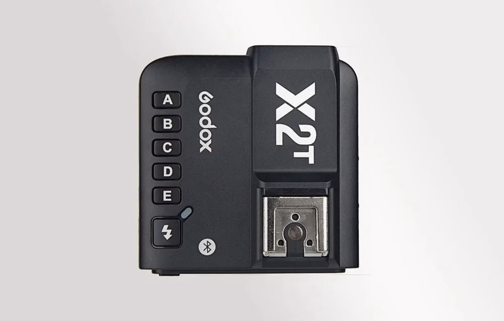 Godox X2T-S välgusaatja pealt, grupinupud A–E ja välgupesa
