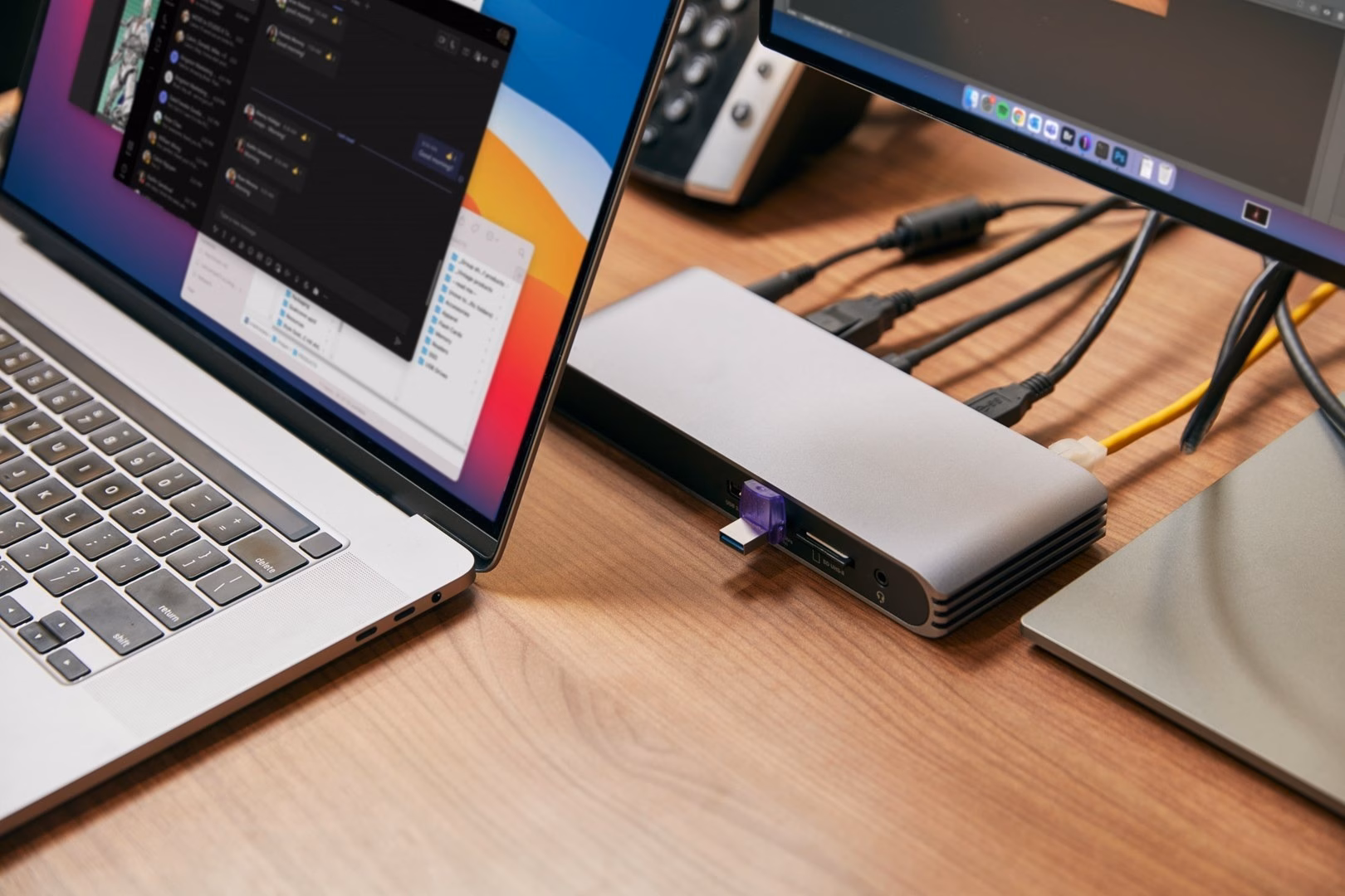 Kingstoni välkmälu microDuo 3C dokkimisjaama USB-A-pordis