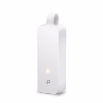 Valge USB-võrgukaart TP-Link UE300C eestvaates, põleva märgutulega
