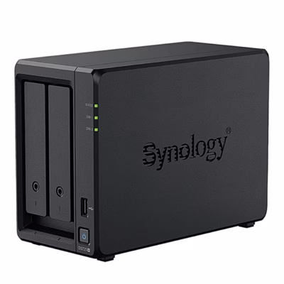Synology DS725+ võrguketas paremalt nurgast, küljel Synology logo