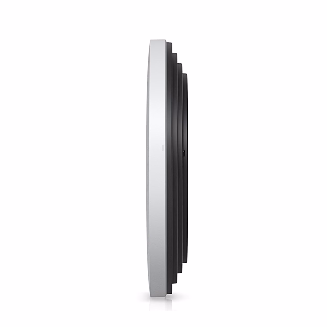 Ubiquiti UniFi U7-Pro-XG pääsupunkti õhuke korpus küljelt vaadatuna